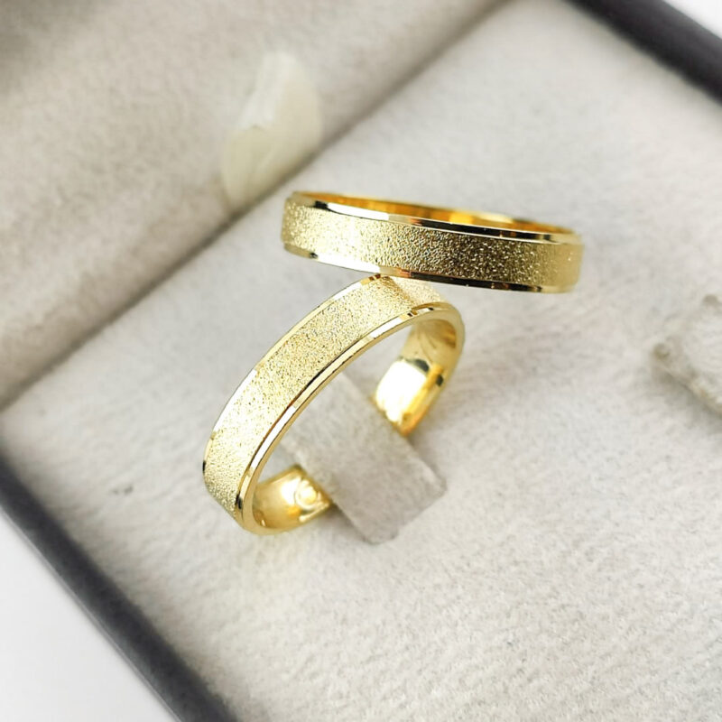 Aliança de Casamento Vivara em Ouro 18K